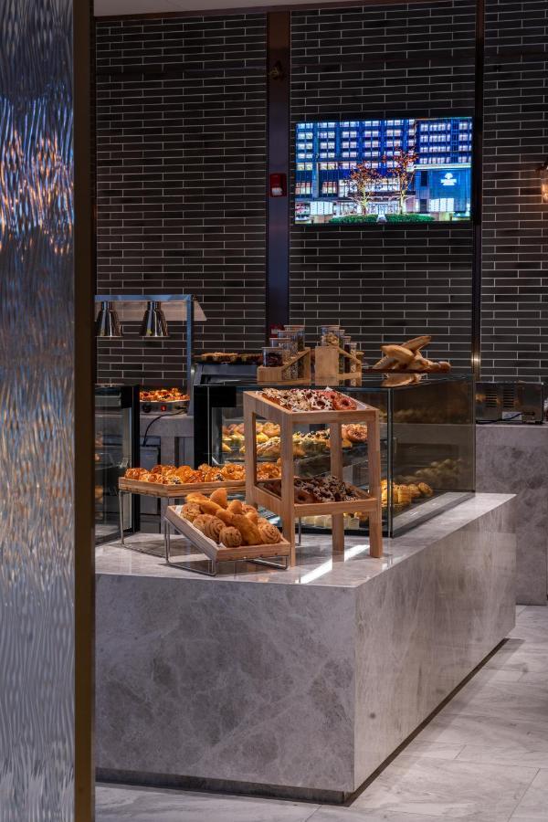 Harbour Plaza Metropolitan Шанхай Екстериор снимка